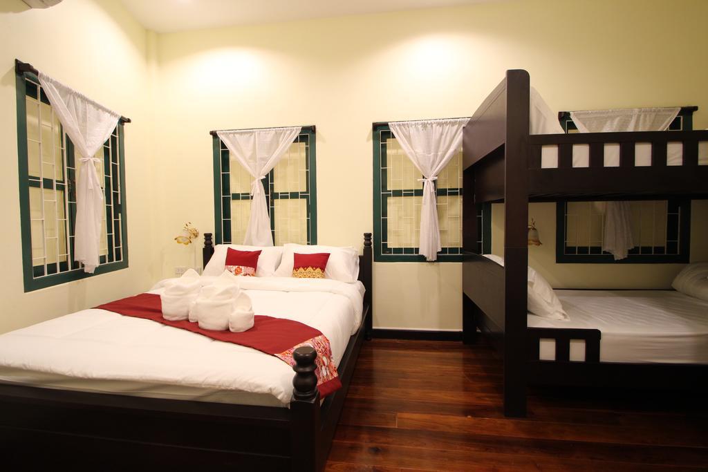 Srisomboon Hostel Транг Екстер'єр фото