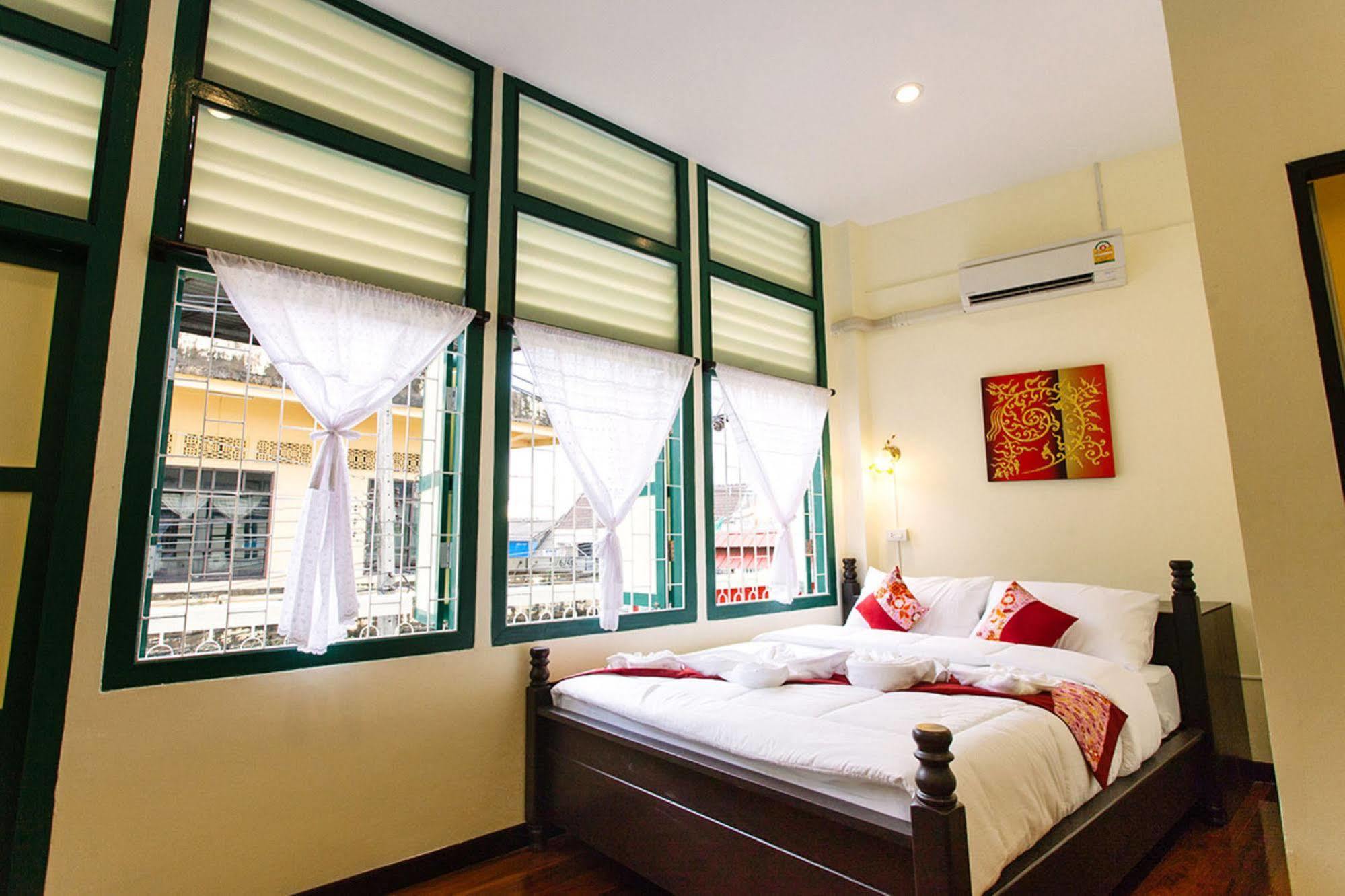 Srisomboon Hostel Транг Екстер'єр фото