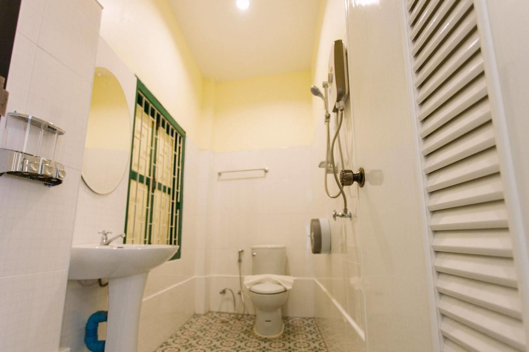 Srisomboon Hostel Транг Екстер'єр фото
