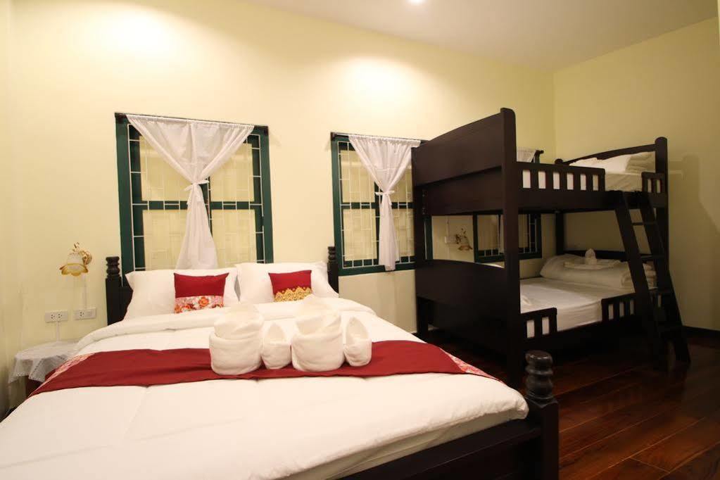 Srisomboon Hostel Транг Екстер'єр фото