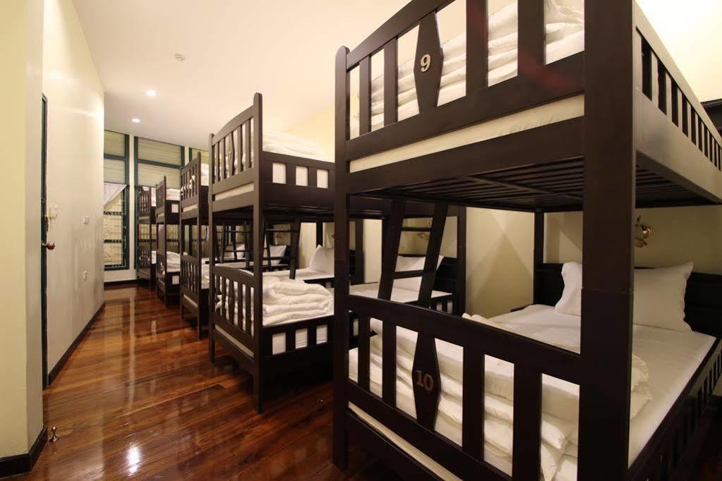 Srisomboon Hostel Транг Екстер'єр фото